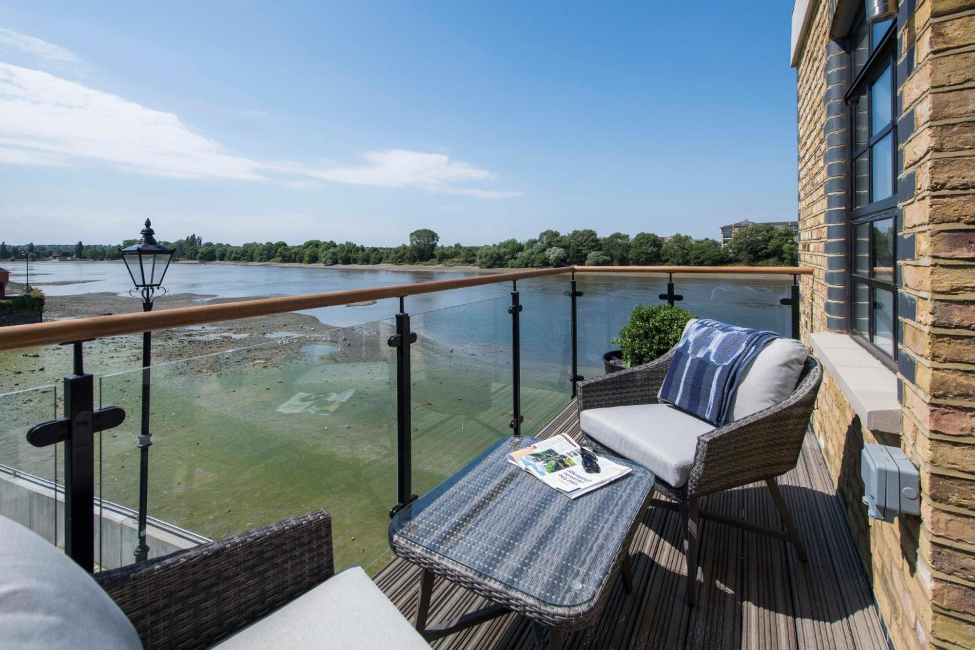 Palace Wharf Apartments Лондон Екстер'єр фото