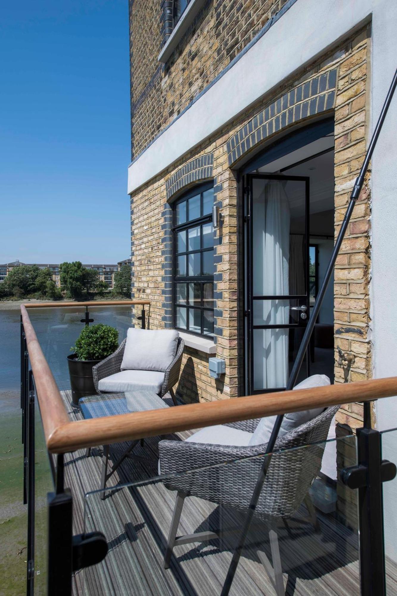 Palace Wharf Apartments Лондон Екстер'єр фото
