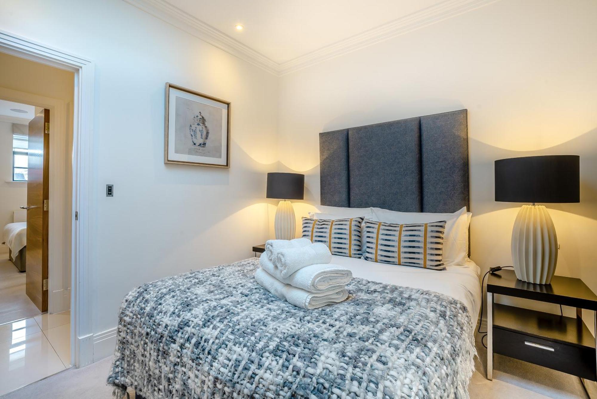 Palace Wharf Apartments Лондон Екстер'єр фото