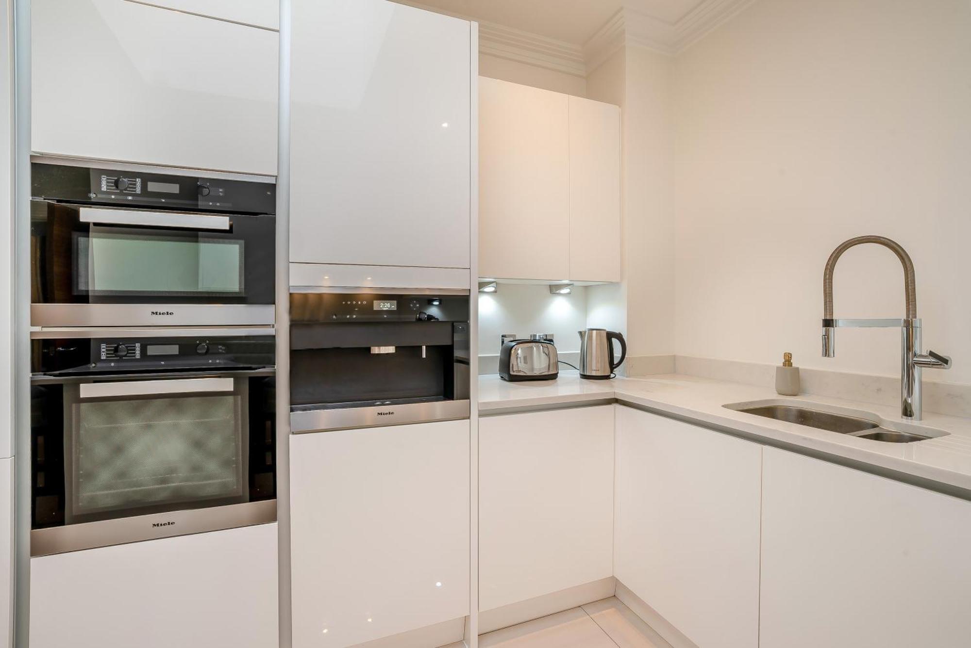 Palace Wharf Apartments Лондон Екстер'єр фото